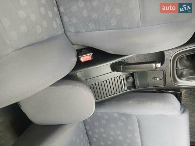 Серый Ниссан Примера, объемом двигателя 1.8 л и пробегом 260 тыс. км за 4800 $, фото 11 на Automoto.ua