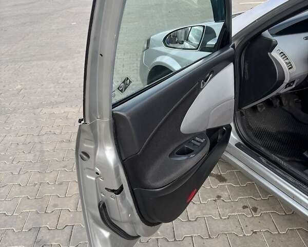 Серый Ниссан Примера, объемом двигателя 2.2 л и пробегом 300 тыс. км за 3000 $, фото 14 на Automoto.ua