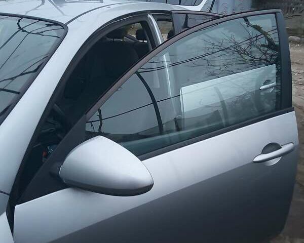 Серый Ниссан Примера, объемом двигателя 1.6 л и пробегом 350 тыс. км за 6300 $, фото 3 на Automoto.ua