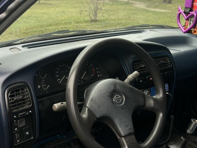 Синий Ниссан Примера, объемом двигателя 2 л и пробегом 355 тыс. км за 1350 $, фото 19 на Automoto.ua