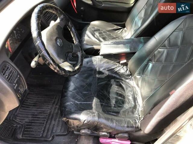 Синій Ніссан Прімера, об'ємом двигуна 1.6 л та пробігом 351 тис. км за 2100 $, фото 5 на Automoto.ua