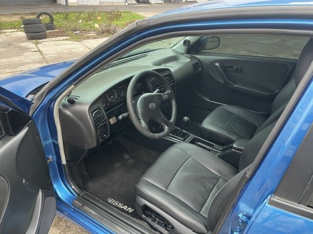 Синий Ниссан Примера, объемом двигателя 1.6 л и пробегом 296 тыс. км за 2700 $, фото 8 на Automoto.ua