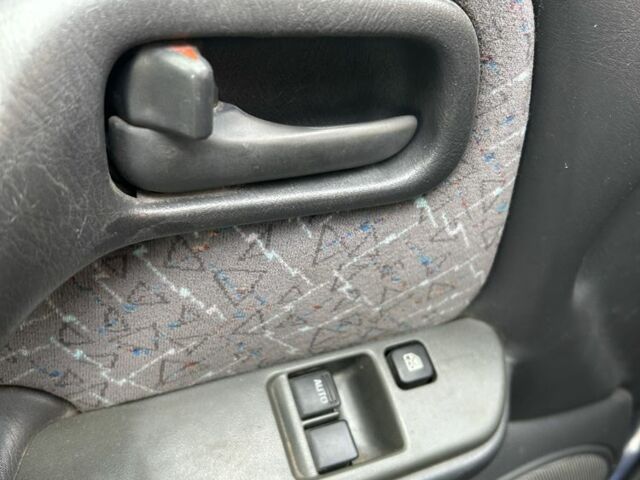 Синій Ніссан Прімера, об'ємом двигуна 2 л та пробігом 200 тис. км за 1000 $, фото 6 на Automoto.ua