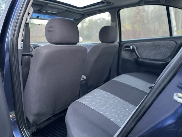 Синій Ніссан Прімера, об'ємом двигуна 2 л та пробігом 380 тис. км за 2100 $, фото 7 на Automoto.ua