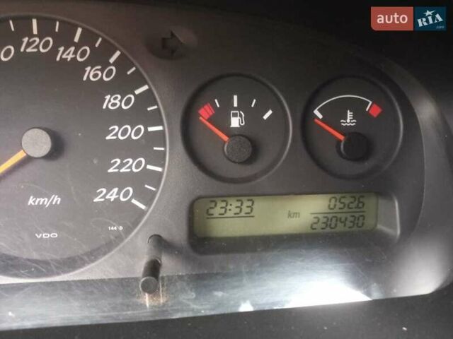 Синий Ниссан Примера, объемом двигателя 1.77 л и пробегом 230 тыс. км за 3100 $, фото 4 на Automoto.ua