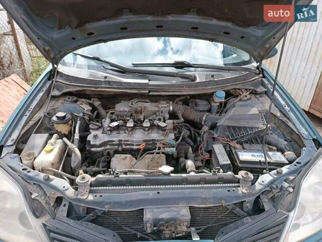 Синий Ниссан Примера, объемом двигателя 1.8 л и пробегом 250 тыс. км за 1799 $, фото 5 на Automoto.ua