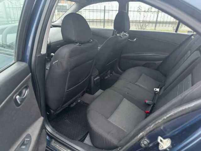 Синий Ниссан Примера, объемом двигателя 2.2 л и пробегом 200 тыс. км за 2200 $, фото 5 на Automoto.ua