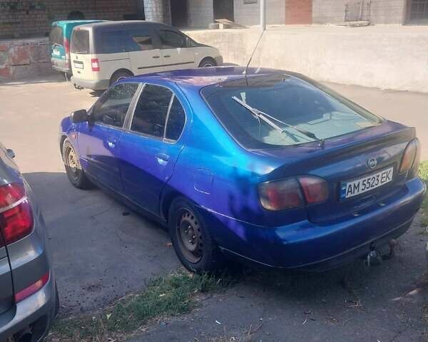 Синий Ниссан Примера, объемом двигателя 1.8 л и пробегом 300 тыс. км за 2200 $, фото 2 на Automoto.ua