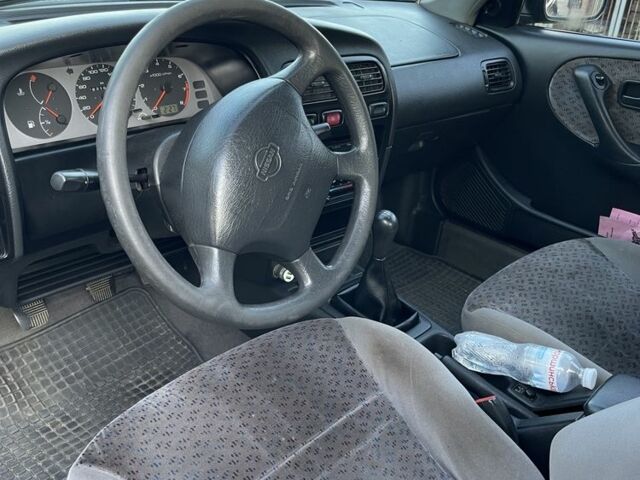 Зеленый Ниссан Примера, объемом двигателя 1.6 л и пробегом 280 тыс. км за 1400 $, фото 5 на Automoto.ua