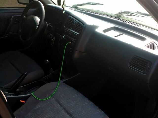 Зеленый Ниссан Примера, объемом двигателя 1.6 л и пробегом 45 тыс. км за 1000 $, фото 5 на Automoto.ua