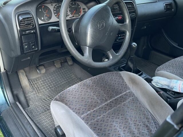 Зеленый Ниссан Примера, объемом двигателя 1.6 л и пробегом 280 тыс. км за 1400 $, фото 4 на Automoto.ua