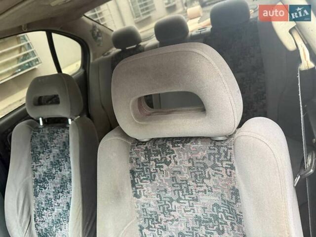 Зеленый Ниссан Примера, объемом двигателя 1.6 л и пробегом 470 тыс. км за 2800 $, фото 7 на Automoto.ua