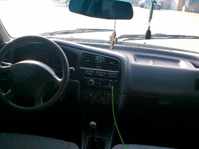 Зеленый Ниссан Примера, объемом двигателя 1.6 л и пробегом 45 тыс. км за 1000 $, фото 2 на Automoto.ua