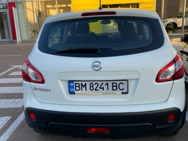 Белый Ниссан Кашкай, объемом двигателя 1.6 л и пробегом 200 тыс. км за 9500 $, фото 4 на Automoto.ua