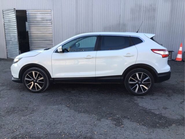 Белый Ниссан Кашкай, объемом двигателя 1.5 л и пробегом 159 тыс. км за 13900 $, фото 3 на Automoto.ua