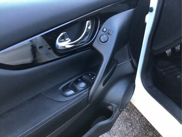 Белый Ниссан Кашкай, объемом двигателя 1.5 л и пробегом 159 тыс. км за 13900 $, фото 7 на Automoto.ua