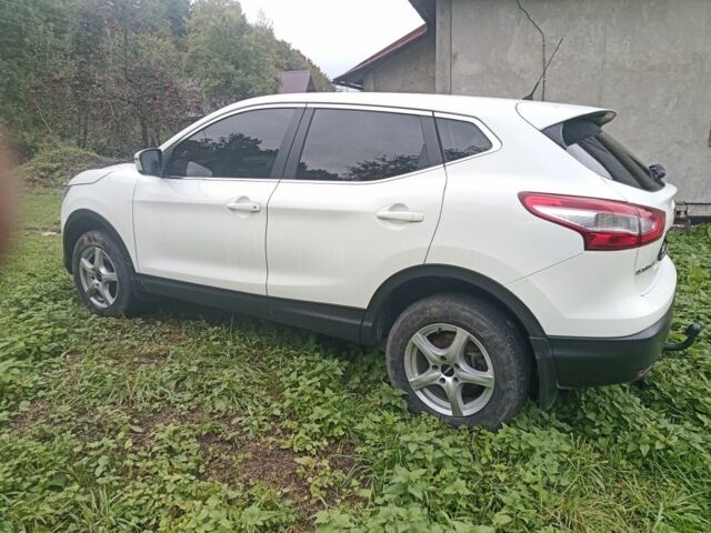Белый Ниссан Кашкай, объемом двигателя 1.2 л и пробегом 132 тыс. км за 13500 $, фото 7 на Automoto.ua