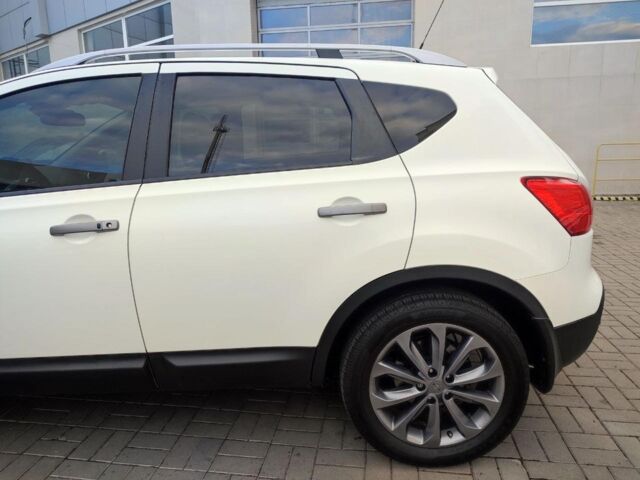 Белый Ниссан Кашкай, объемом двигателя 2 л и пробегом 184 тыс. км за 10490 $, фото 7 на Automoto.ua