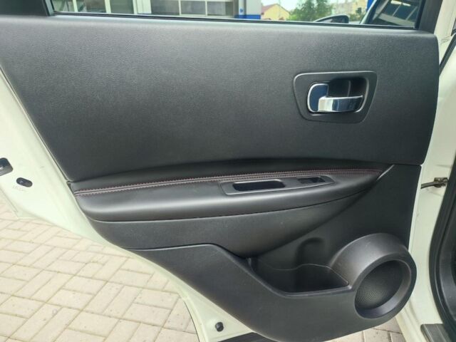 Белый Ниссан Кашкай, объемом двигателя 2 л и пробегом 184 тыс. км за 10490 $, фото 15 на Automoto.ua