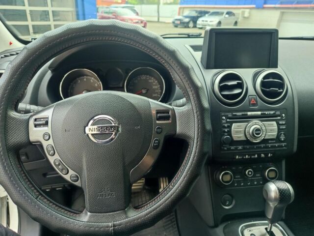 Белый Ниссан Кашкай, объемом двигателя 2 л и пробегом 184 тыс. км за 10490 $, фото 4 на Automoto.ua