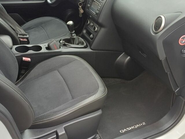 Белый Ниссан Кашкай, объемом двигателя 0 л и пробегом 230 тыс. км за 13650 $, фото 23 на Automoto.ua