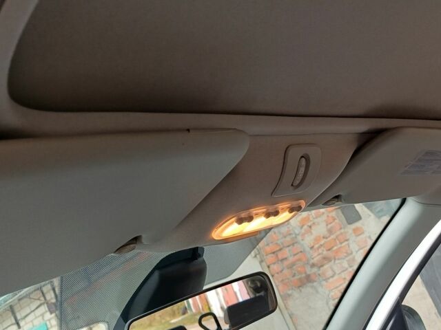 Белый Ниссан Кашкай, объемом двигателя 0 л и пробегом 230 тыс. км за 13650 $, фото 4 на Automoto.ua