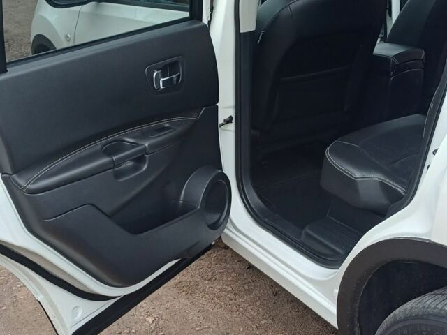 Белый Ниссан Кашкай, объемом двигателя 0 л и пробегом 230 тыс. км за 13650 $, фото 13 на Automoto.ua