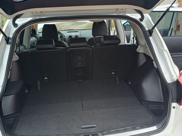 Белый Ниссан Кашкай, объемом двигателя 0 л и пробегом 230 тыс. км за 13650 $, фото 18 на Automoto.ua