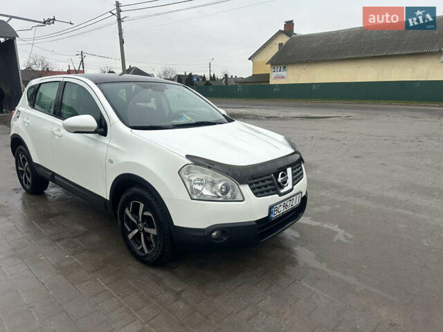 Белый Ниссан Кашкай, объемом двигателя 2 л и пробегом 250 тыс. км за 8000 $, фото 1 на Automoto.ua