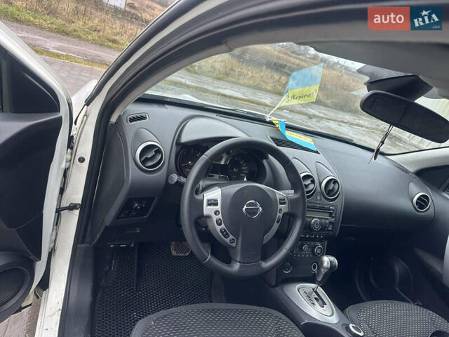 Белый Ниссан Кашкай, объемом двигателя 2 л и пробегом 250 тыс. км за 8000 $, фото 2 на Automoto.ua