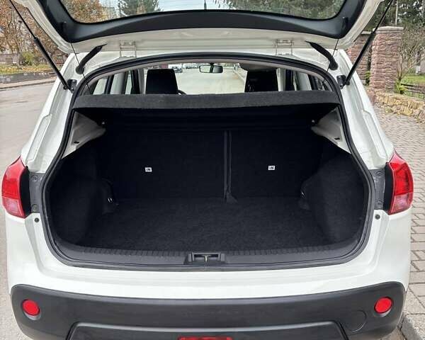 Белый Ниссан Кашкай, объемом двигателя 1.6 л и пробегом 260 тыс. км за 8300 $, фото 6 на Automoto.ua