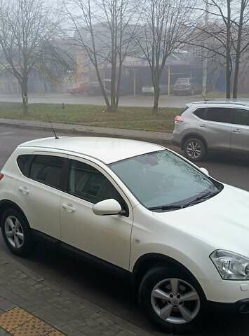 Белый Ниссан Кашкай, объемом двигателя 1.46 л и пробегом 252 тыс. км за 7399 $, фото 34 на Automoto.ua