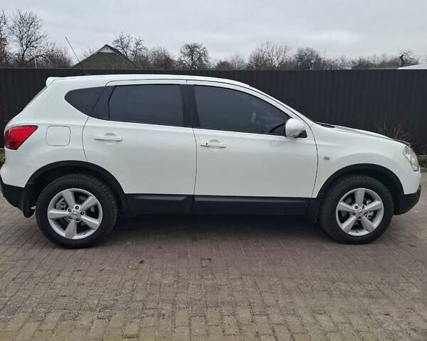 Белый Ниссан Кашкай, объемом двигателя 2 л и пробегом 215 тыс. км за 9500 $, фото 13 на Automoto.ua