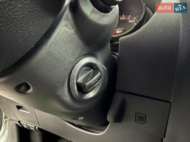 Белый Ниссан Кашкай, объемом двигателя 2 л и пробегом 115 тыс. км за 10300 $, фото 14 на Automoto.ua