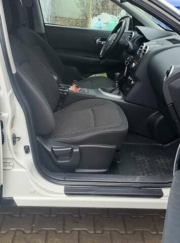 Белый Ниссан Кашкай, объемом двигателя 1.46 л и пробегом 252 тыс. км за 7399 $, фото 30 на Automoto.ua