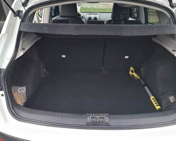 Белый Ниссан Кашкай, объемом двигателя 2 л и пробегом 215 тыс. км за 9500 $, фото 21 на Automoto.ua