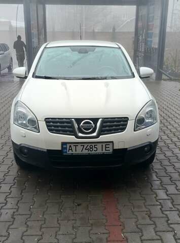 Белый Ниссан Кашкай, объемом двигателя 1.46 л и пробегом 252 тыс. км за 7399 $, фото 2 на Automoto.ua
