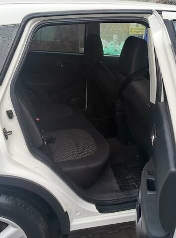 Белый Ниссан Кашкай, объемом двигателя 1.46 л и пробегом 252 тыс. км за 7399 $, фото 26 на Automoto.ua