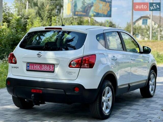 Белый Ниссан Кашкай, объемом двигателя 1.6 л и пробегом 215 тыс. км за 8100 $, фото 5 на Automoto.ua