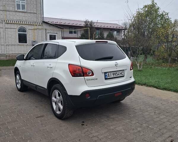 Белый Ниссан Кашкай, объемом двигателя 2 л и пробегом 215 тыс. км за 9500 $, фото 15 на Automoto.ua