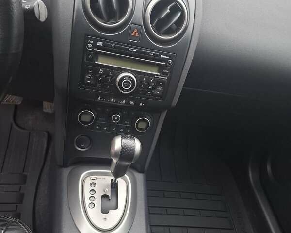 Белый Ниссан Кашкай, объемом двигателя 2 л и пробегом 215 тыс. км за 9500 $, фото 19 на Automoto.ua