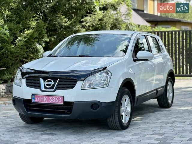 Белый Ниссан Кашкай, объемом двигателя 1.6 л и пробегом 215 тыс. км за 8100 $, фото 7 на Automoto.ua
