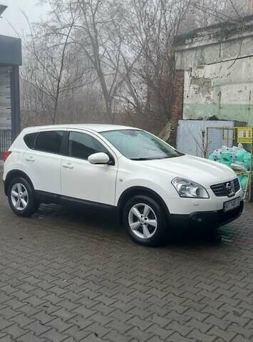 Белый Ниссан Кашкай, объемом двигателя 1.46 л и пробегом 252 тыс. км за 7399 $, фото 6 на Automoto.ua