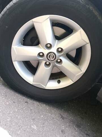 Белый Ниссан Кашкай, объемом двигателя 1.6 л и пробегом 187 тыс. км за 7650 $, фото 5 на Automoto.ua