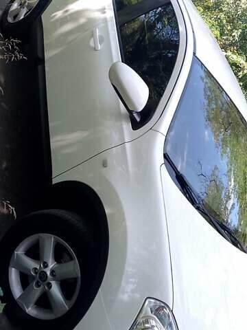 Белый Ниссан Кашкай, объемом двигателя 1.6 л и пробегом 187 тыс. км за 7650 $, фото 3 на Automoto.ua