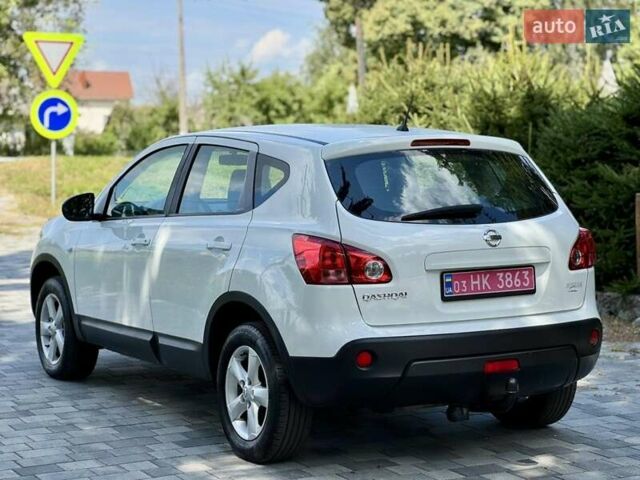 Белый Ниссан Кашкай, объемом двигателя 1.6 л и пробегом 215 тыс. км за 8100 $, фото 9 на Automoto.ua
