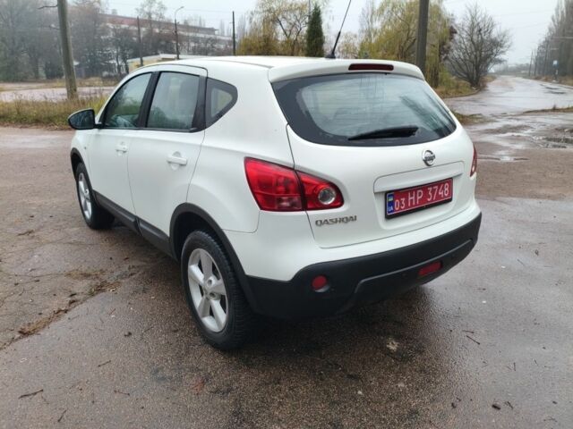 Белый Ниссан Кашкай, объемом двигателя 1.6 л и пробегом 152 тыс. км за 8350 $, фото 5 на Automoto.ua