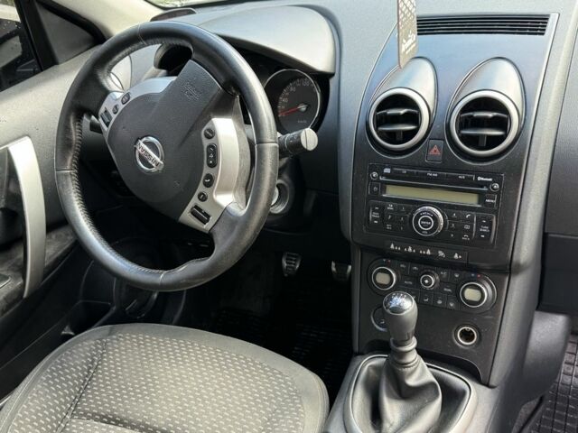 Белый Ниссан Кашкай, объемом двигателя 1.5 л и пробегом 300 тыс. км за 6450 $, фото 5 на Automoto.ua