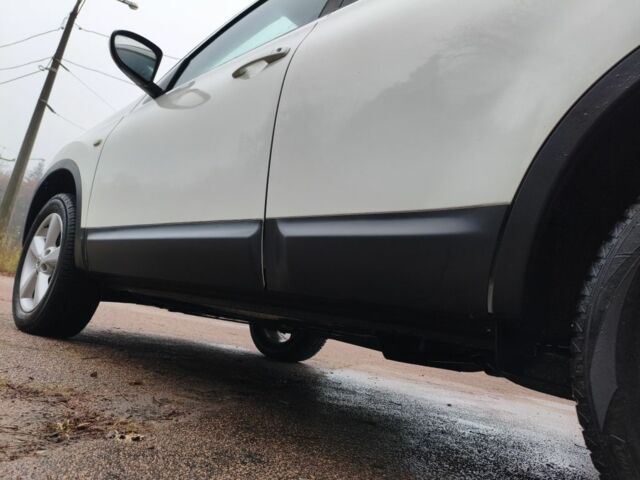 Белый Ниссан Кашкай, объемом двигателя 1.6 л и пробегом 152 тыс. км за 8350 $, фото 12 на Automoto.ua