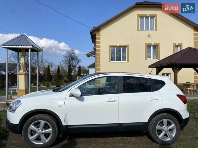 Белый Ниссан Кашкай, объемом двигателя 2 л и пробегом 260 тыс. км за 9400 $, фото 2 на Automoto.ua